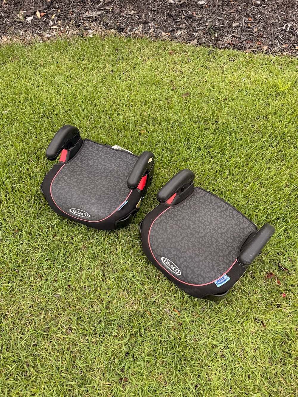 Graco TurboBooster Backless Booster Car Seat Nia